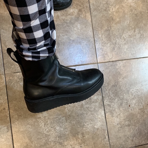 H and M combat boots wedge bottom with zipper - Picture 4 of 4